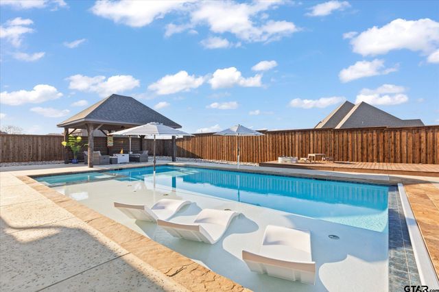 285 Heritage Way, Bullard, TX 75757