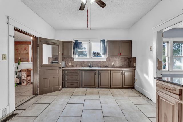 314 Jasper Street, Aurora, MO 65605