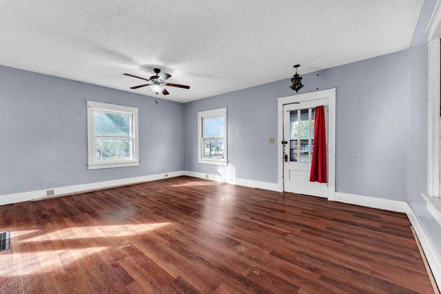 314 Jasper Street, Aurora, MO 65605