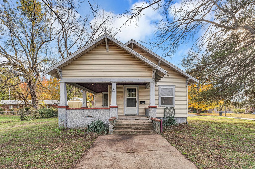 314 Jasper Street, Aurora, MO 65605