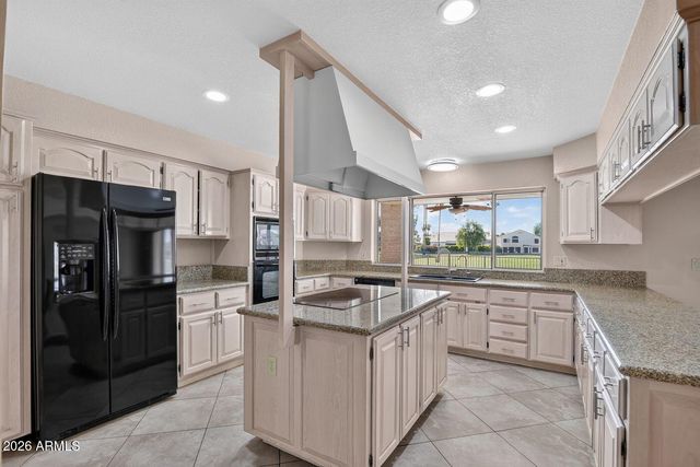 6091 W ROSE GARDEN Lane, Glendale, AZ 85308