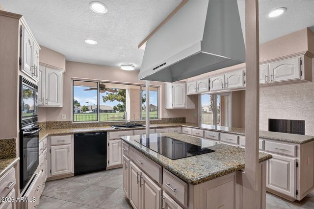 6091 W ROSE GARDEN Lane, Glendale, AZ 85308