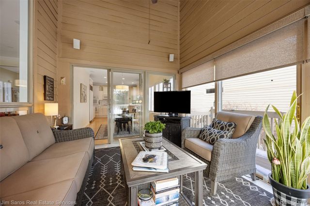 2243 Twin Islands Court, Ann Arbor, MI 48108