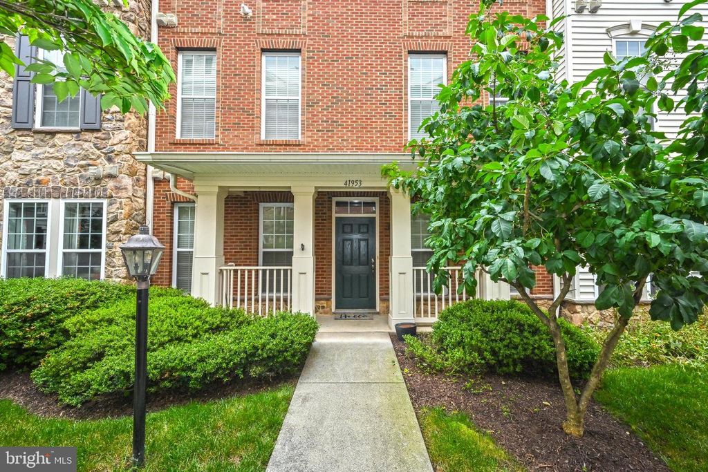 41953 BLUE FLAG TER, Aldie, VA 20105