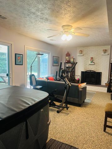 212 Pat Haven Drive, Pataskala, OH 43062