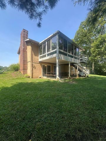 212 Pat Haven Drive, Pataskala, OH 43062