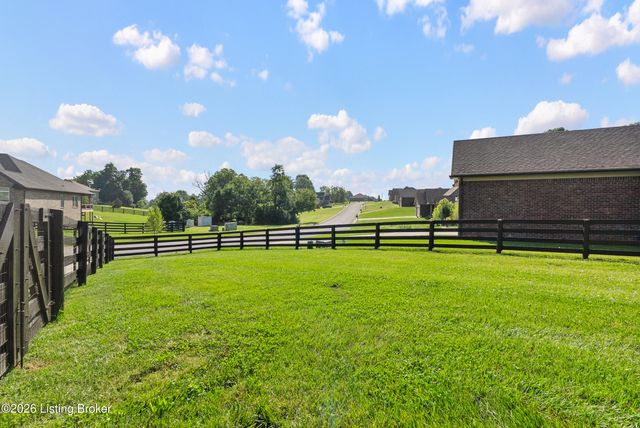 23 Ravens Wood, Taylorsville, KY 40071