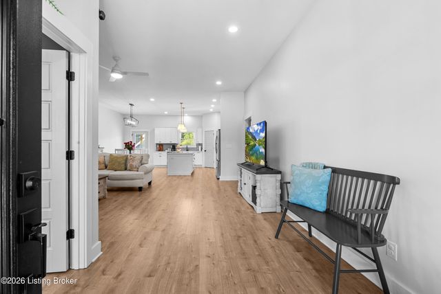 23 Ravens Wood, Taylorsville, KY 40071