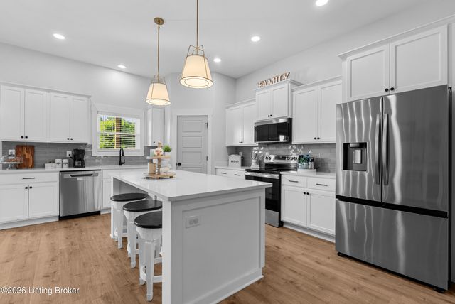 23 Ravens Wood, Taylorsville, KY 40071