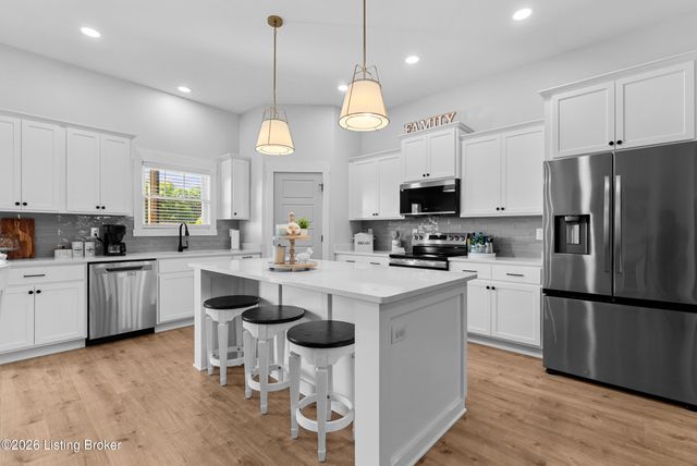 23 Ravens Wood, Taylorsville, KY 40071