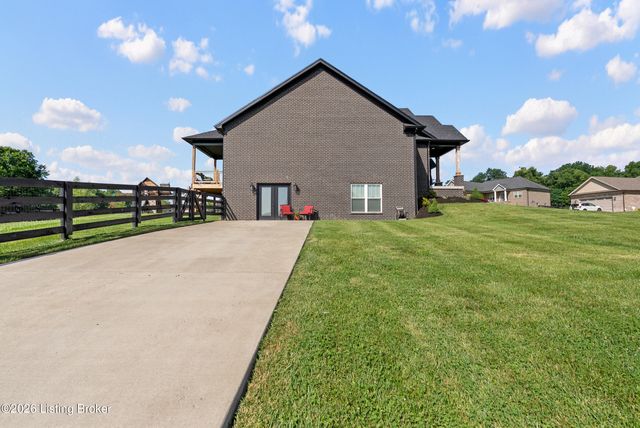 23 Ravens Wood, Taylorsville, KY 40071