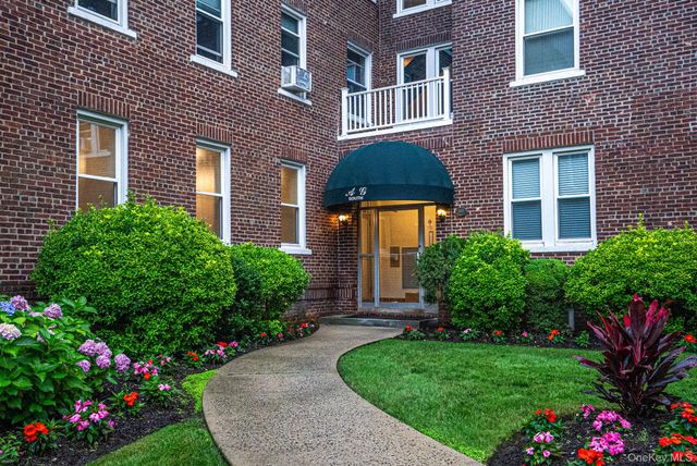 185 Atlantic Avenue C11, Lynbrook, NY 11563
