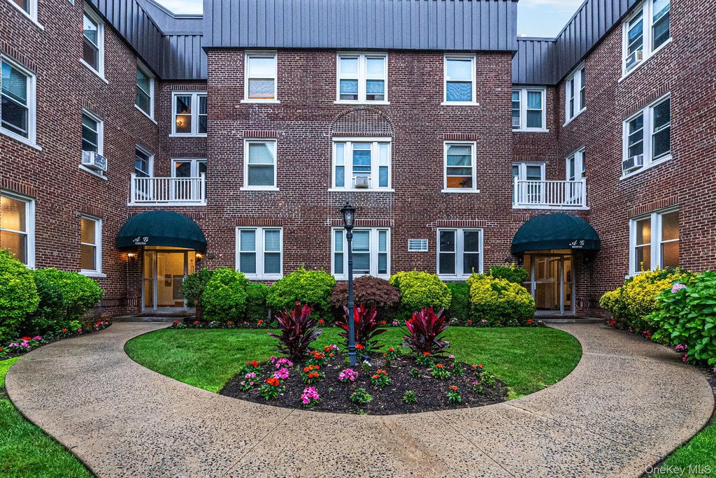 185 Atlantic Avenue C11, Lynbrook, NY 11563