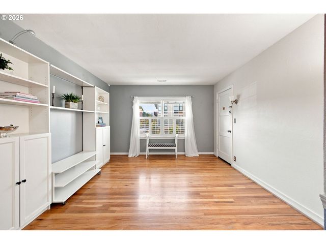 304 E 12TH St D, Vancouver, WA 98660