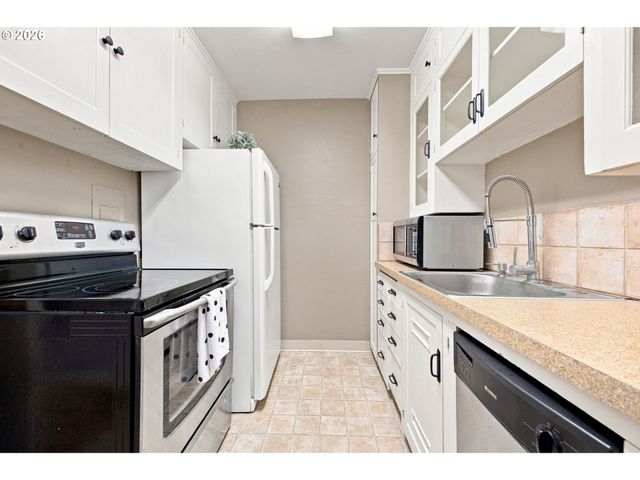 304 E 12TH St D, Vancouver, WA 98660