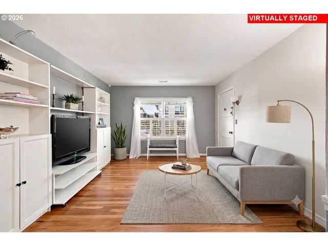 304 E 12TH St D, Vancouver, WA 98660