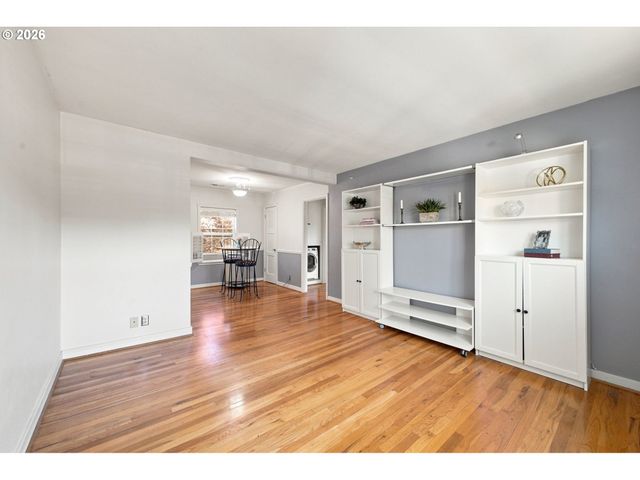 304 E 12TH St D, Vancouver, WA 98660
