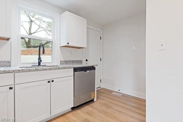 1300 Sunset DR, Norfolk, VA 23503