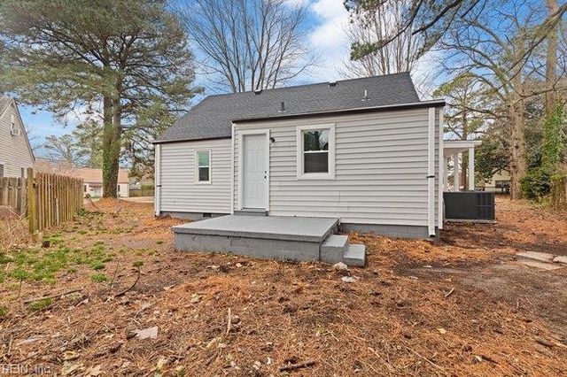 1300 Sunset DR, Norfolk, VA 23503