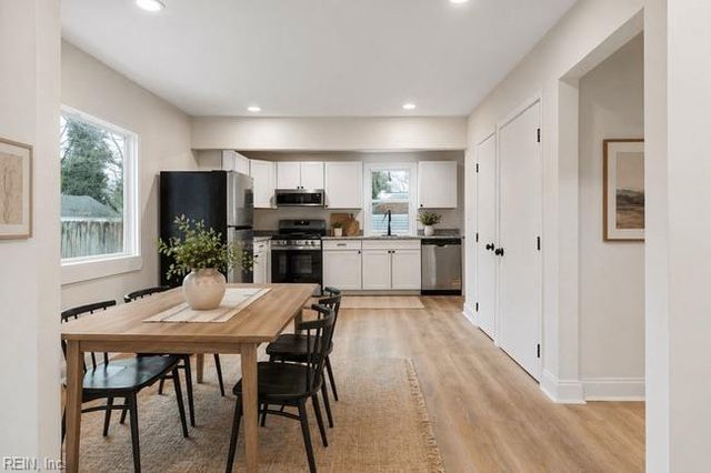 1300 Sunset DR, Norfolk, VA 23503