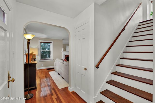 303 N Hubbards Ln, Louisville, KY 40207