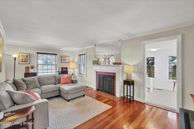 303 N Hubbards Ln, Louisville, KY 40207