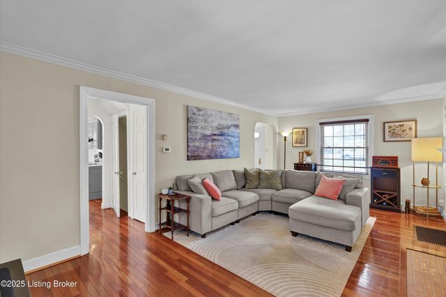 303 N Hubbards Ln, Louisville, KY 40207