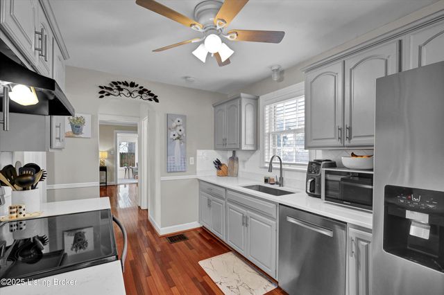 303 N Hubbards Ln, Louisville, KY 40207