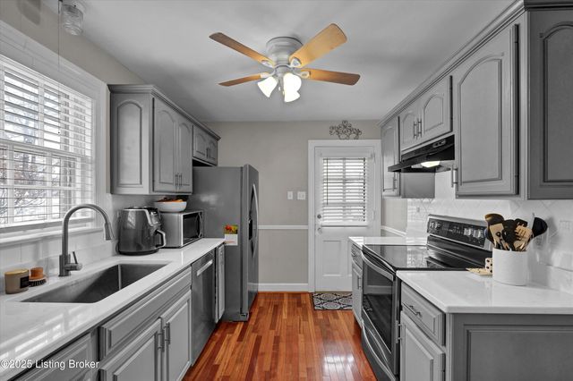 303 N Hubbards Ln, Louisville, KY 40207