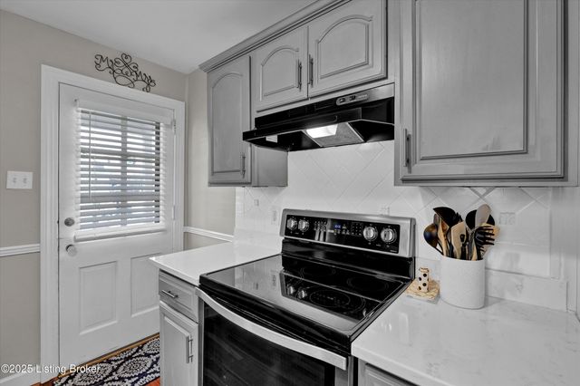 303 N Hubbards Ln, Louisville, KY 40207