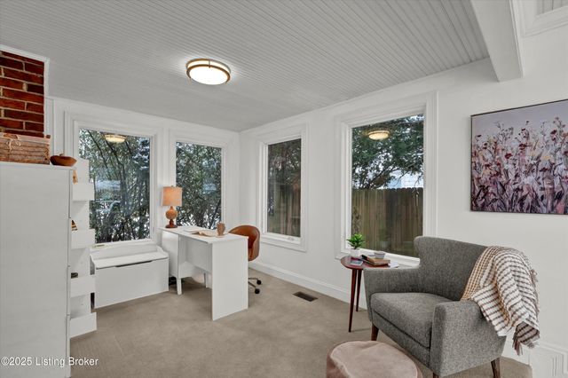 303 N Hubbards Ln, Louisville, KY 40207