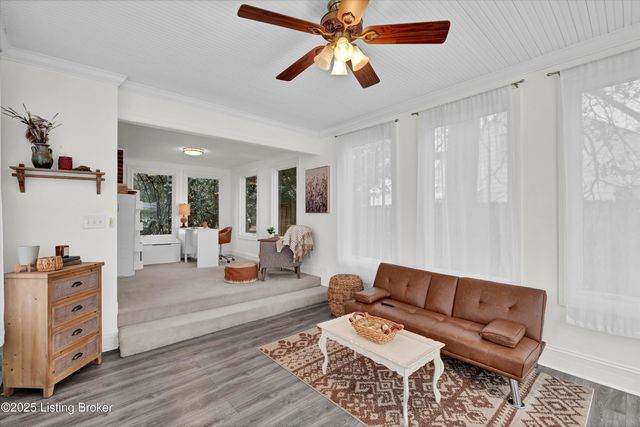 303 N Hubbards Ln, Louisville, KY 40207