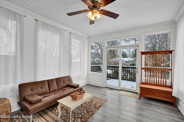 303 N Hubbards Ln, Louisville, KY 40207