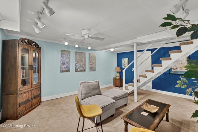 303 N Hubbards Ln, Louisville, KY 40207