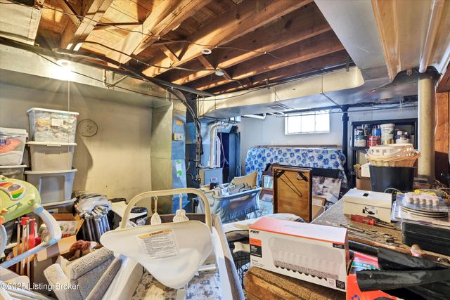 303 N Hubbards Ln, Louisville, KY 40207