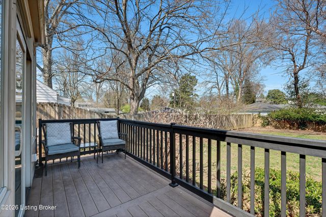 303 N Hubbards Ln, Louisville, KY 40207