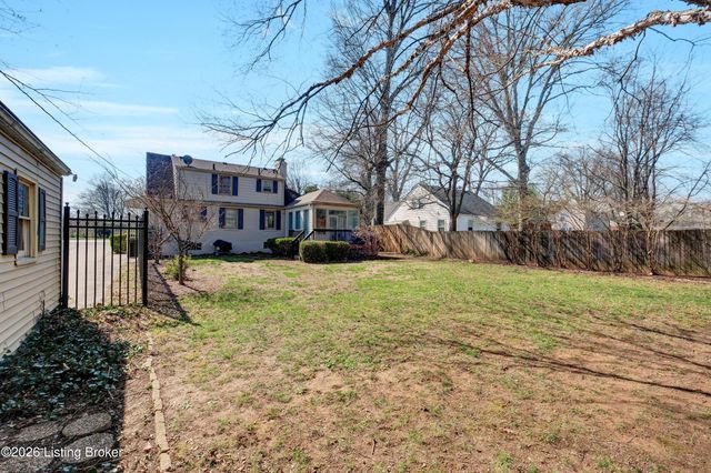 303 N Hubbards Ln, Louisville, KY 40207