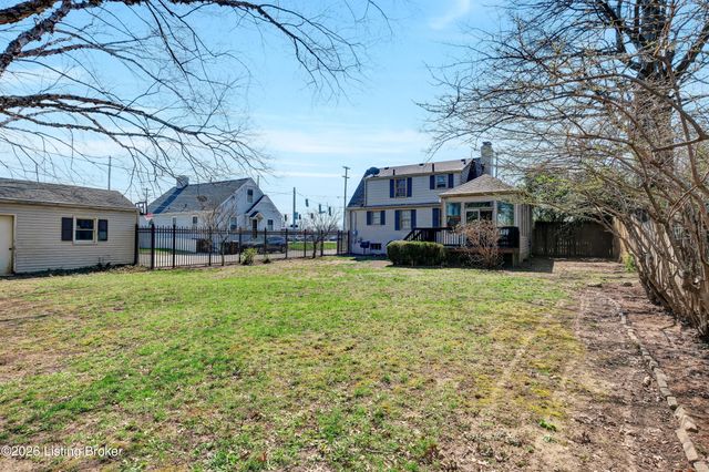 303 N Hubbards Ln, Louisville, KY 40207