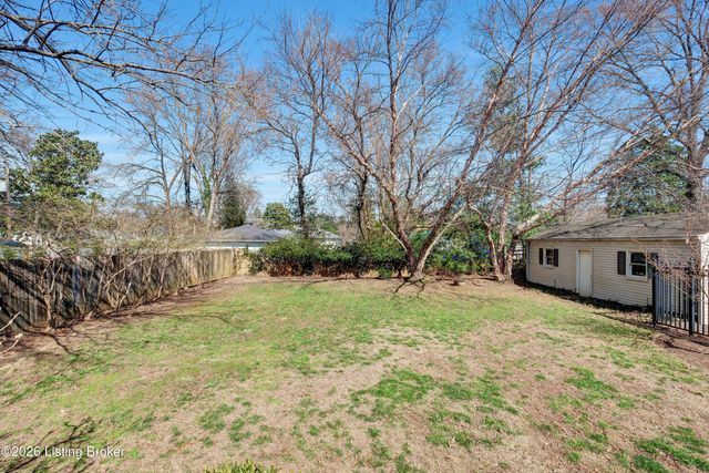 303 N Hubbards Ln, Louisville, KY 40207