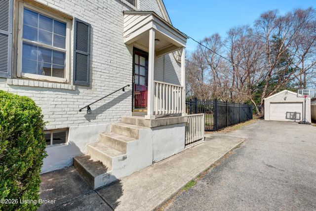 303 N Hubbards Ln, Louisville, KY 40207