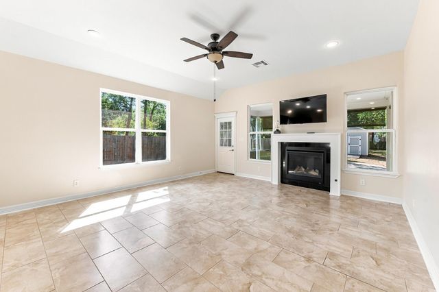 3676 Pin Oak Drive, Conroe, TX 77301