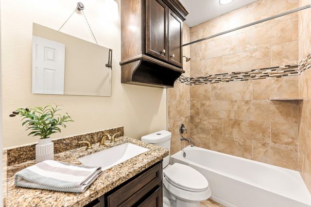 3676 Pin Oak Drive, Conroe, TX 77301