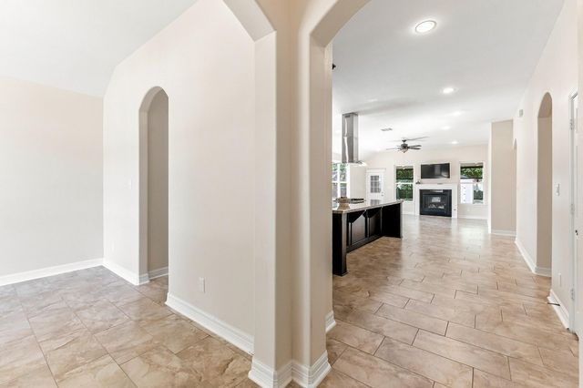 3676 Pin Oak Drive, Conroe, TX 77301
