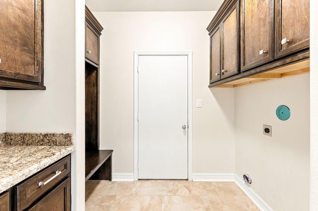 3676 Pin Oak Drive, Conroe, TX 77301