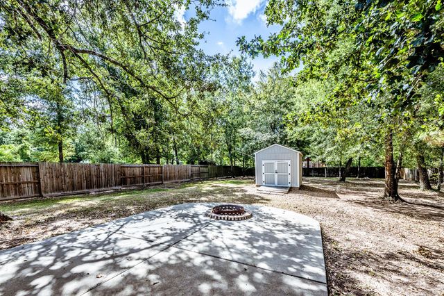 3676 Pin Oak Drive, Conroe, TX 77301