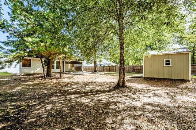 3676 Pin Oak Drive, Conroe, TX 77301