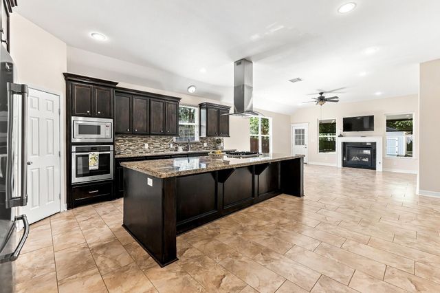 3676 Pin Oak Drive, Conroe, TX 77301