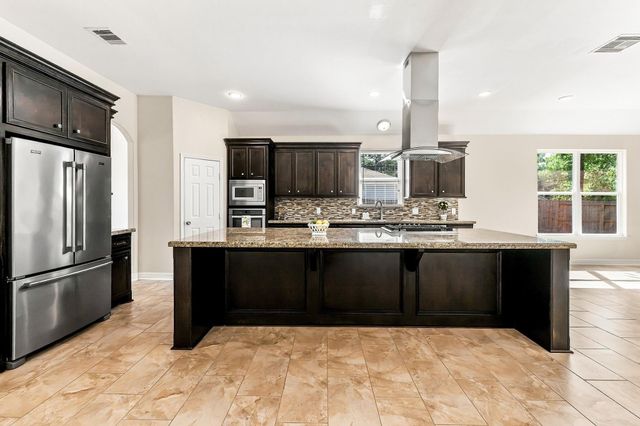 3676 Pin Oak Drive, Conroe, TX 77301