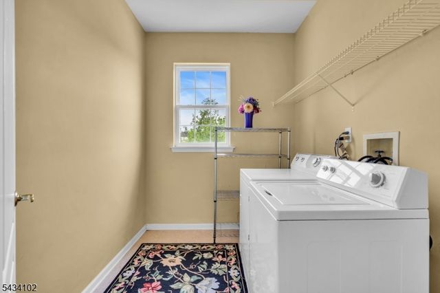 27 Music Mountain Blvd, West Amwell Twp., NJ 08530