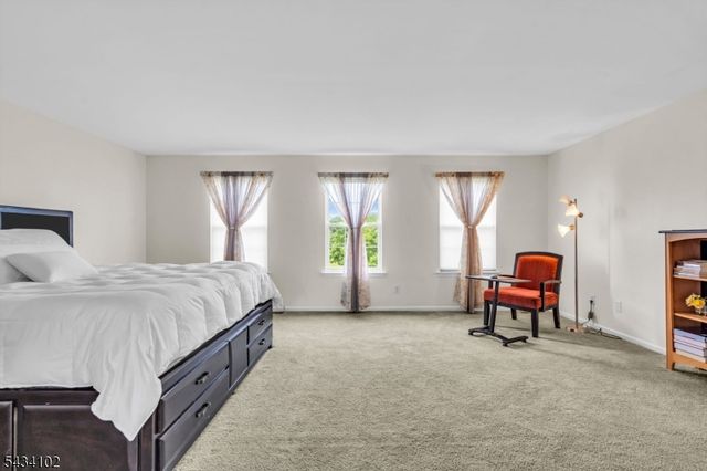 27 Music Mountain Blvd, West Amwell Twp., NJ 08530